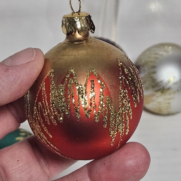 4 Christmas Classics Hand Decorated Glass Ornaments European No Box ~ 1.5 Inches - Picture 8 of 12